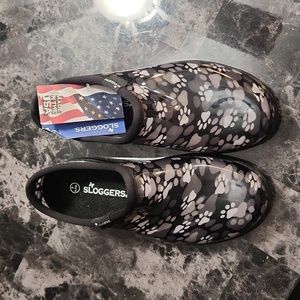 Women sz 9 Sloggers shoes